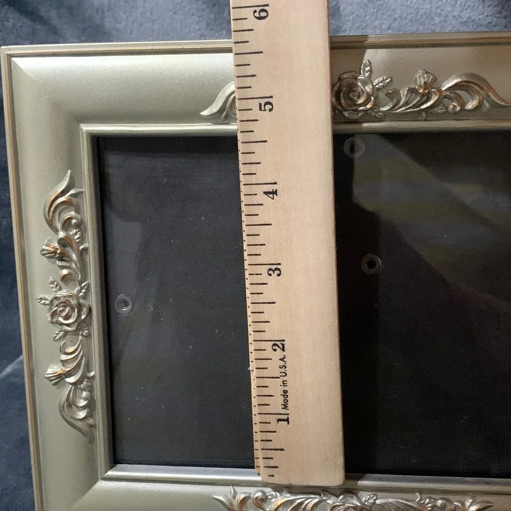 Victorian Style Picture Frame 4.5x6.5 in Ornate Rose Scroll Champagne Gold EUC